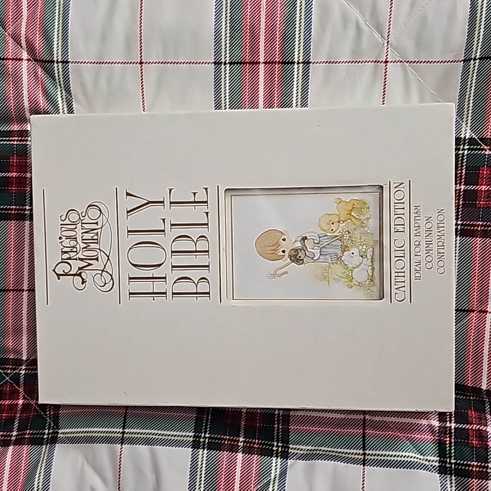 PRECIOUS MOMENTS HOLY BIBLE CATHOLIC EDITION IN ORIGINAL BOX